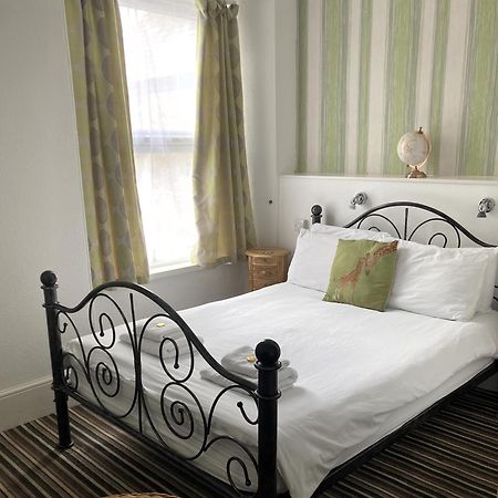 Donnington Guesthouse Truro Bagian luar foto