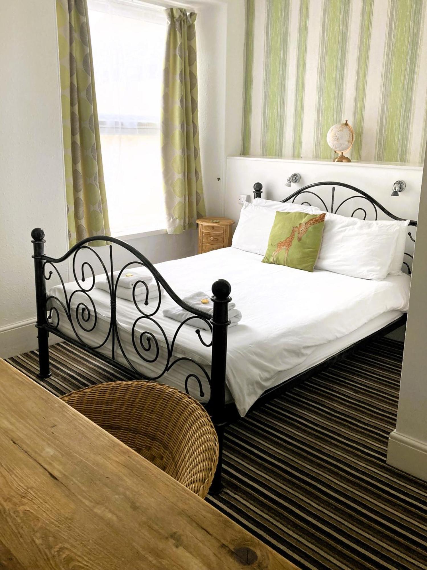 Donnington Guesthouse Truro Bagian luar foto