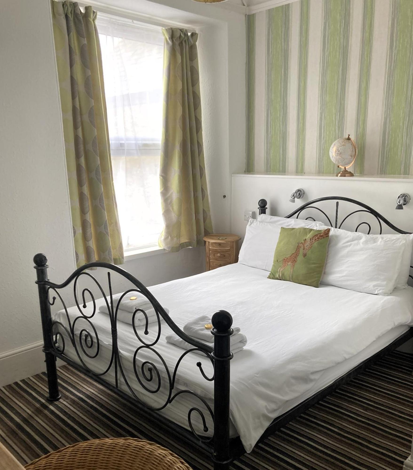 Donnington Guesthouse Truro Bagian luar foto